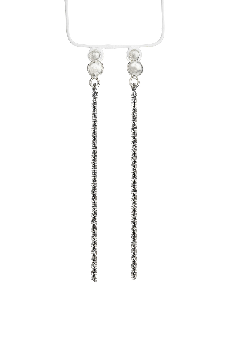 עגיל צמוד שני כדורים ממוחזרים עם שרשרת שחורה