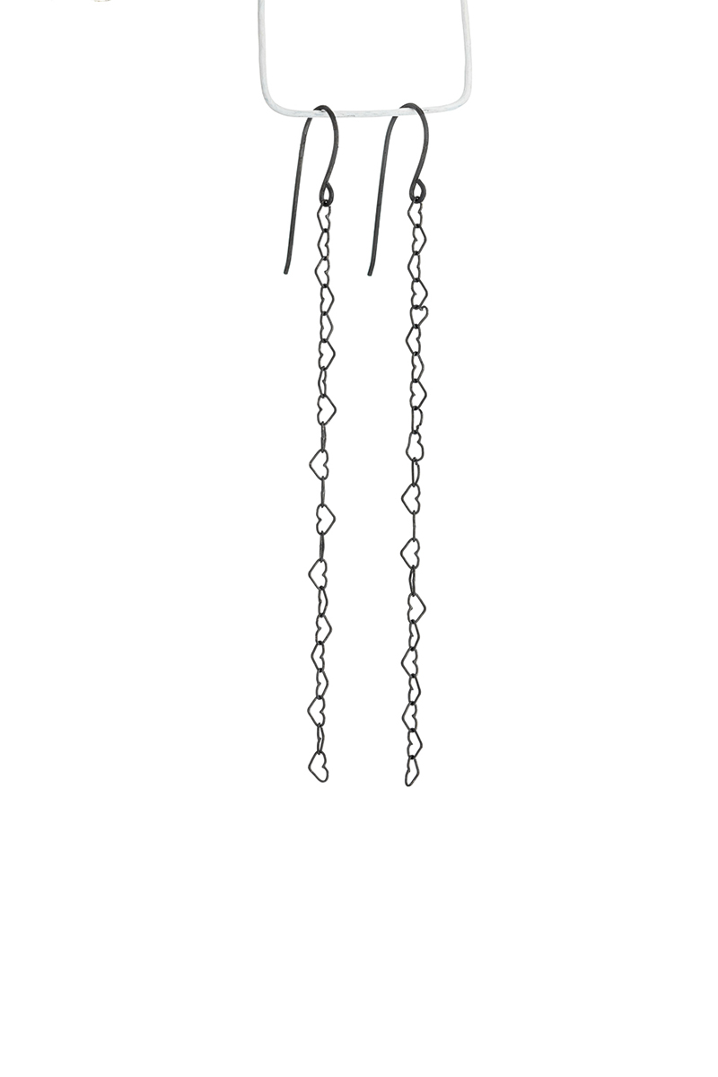 עגילים תלויים שרשרת לבבות כסף מושחר